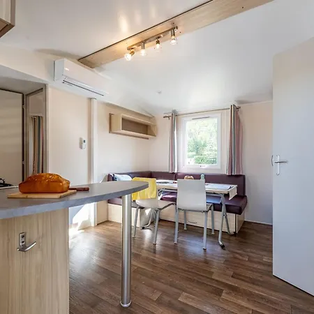 Mobil-home Climatisé - 6 Pers. - Api-1-52-2803 *
