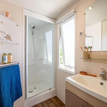 Mobil-home Climatisé - 6 Pers. - Api-1-52-2803 Camping *
